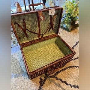 Large Picnic Basket